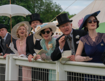 Elizabeth McGovern, Hugh Bonneville, Michelle Dockery, Harry Hadden-Paton, and Laura Carmichael in Downton Abbey: The Grand Finale